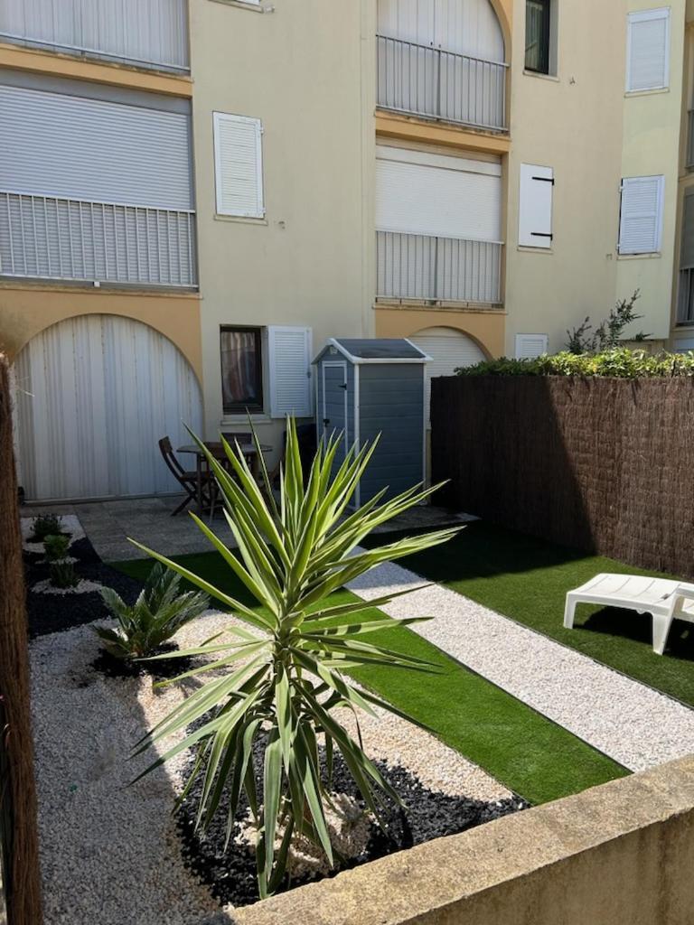 Appartement T2 Avec Son Rez De Jardin De 40 M2 5 Couchages 250M De La Plage Et 15Km De L'Arena Narbonne Plage Exterior foto