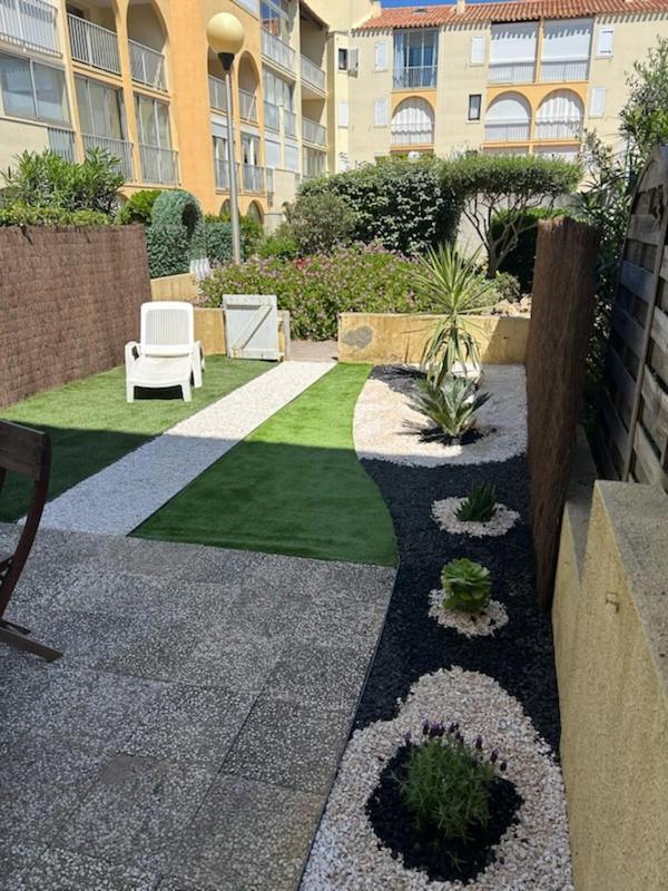Appartement T2 Avec Son Rez De Jardin De 40 M2 5 Couchages 250M De La Plage Et 15Km De L'Arena Narbonne Plage Exterior foto